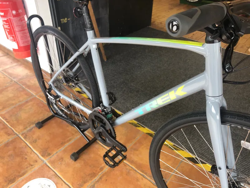 Second Hand Trek FX2 L Hyrbrid Bike 2021 Grey-1